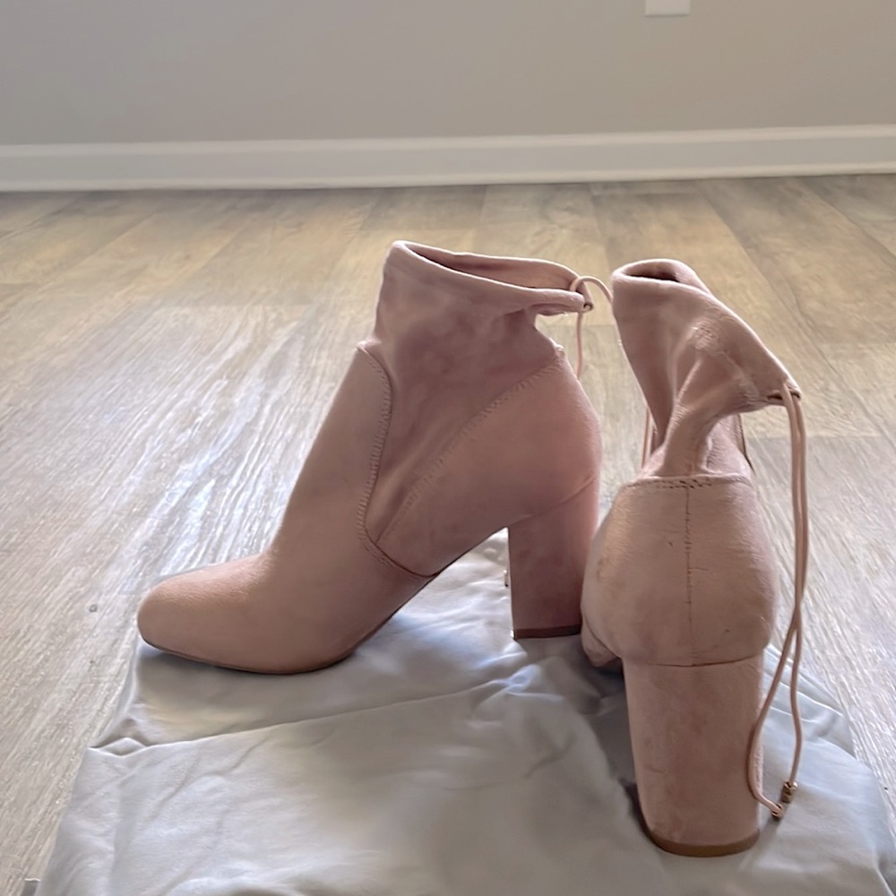 Pink boots never worn